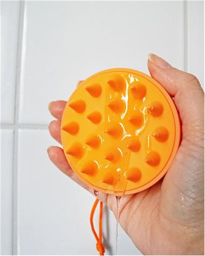Waterclouds Relieve Scalp Massage Brush